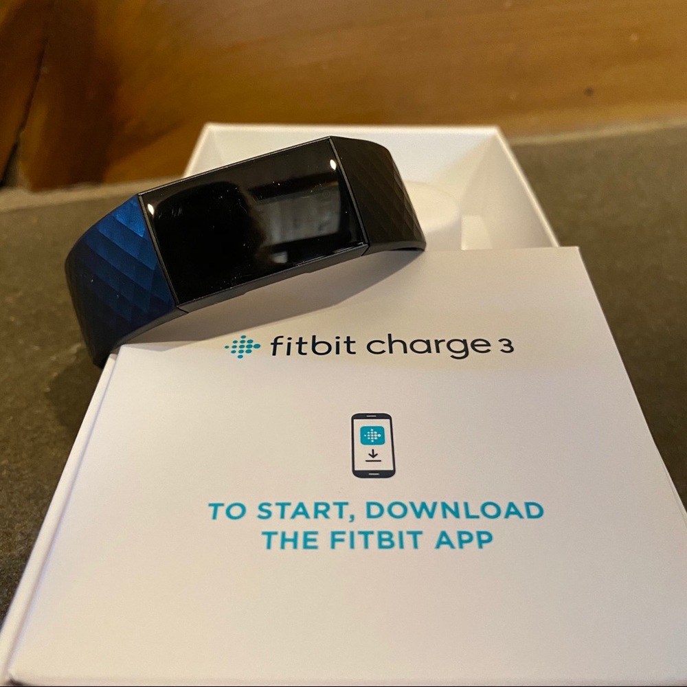 Fitbit Charge 3 - Picture 3 of 4